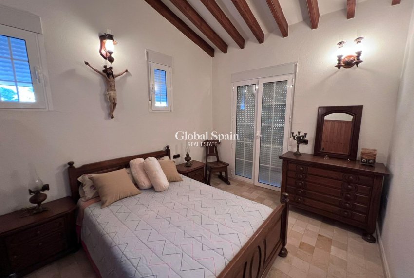 Wederverkoop - VILLA -
ORIHUELA - Raiguero De Bonanza