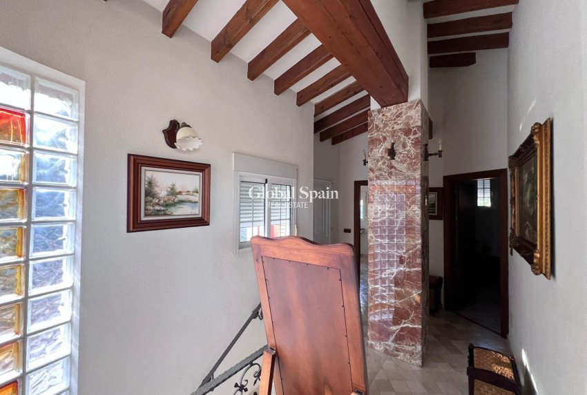 Wederverkoop - VILLA -
ORIHUELA - Raiguero De Bonanza