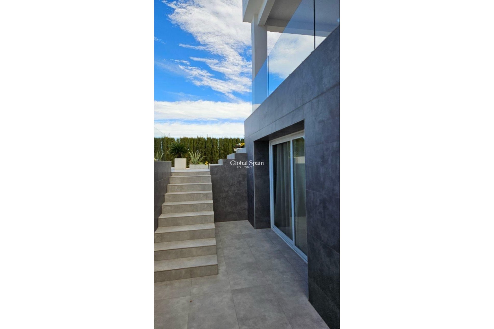 Wederverkoop - VILLA -
ORIHUELA - Urb. Montepinar