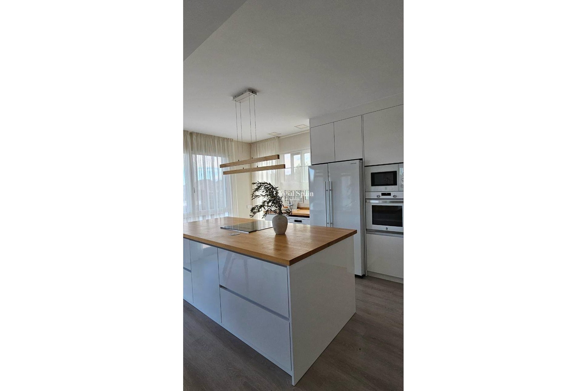 Wederverkoop - VILLA -
ORIHUELA - Urb. Montepinar