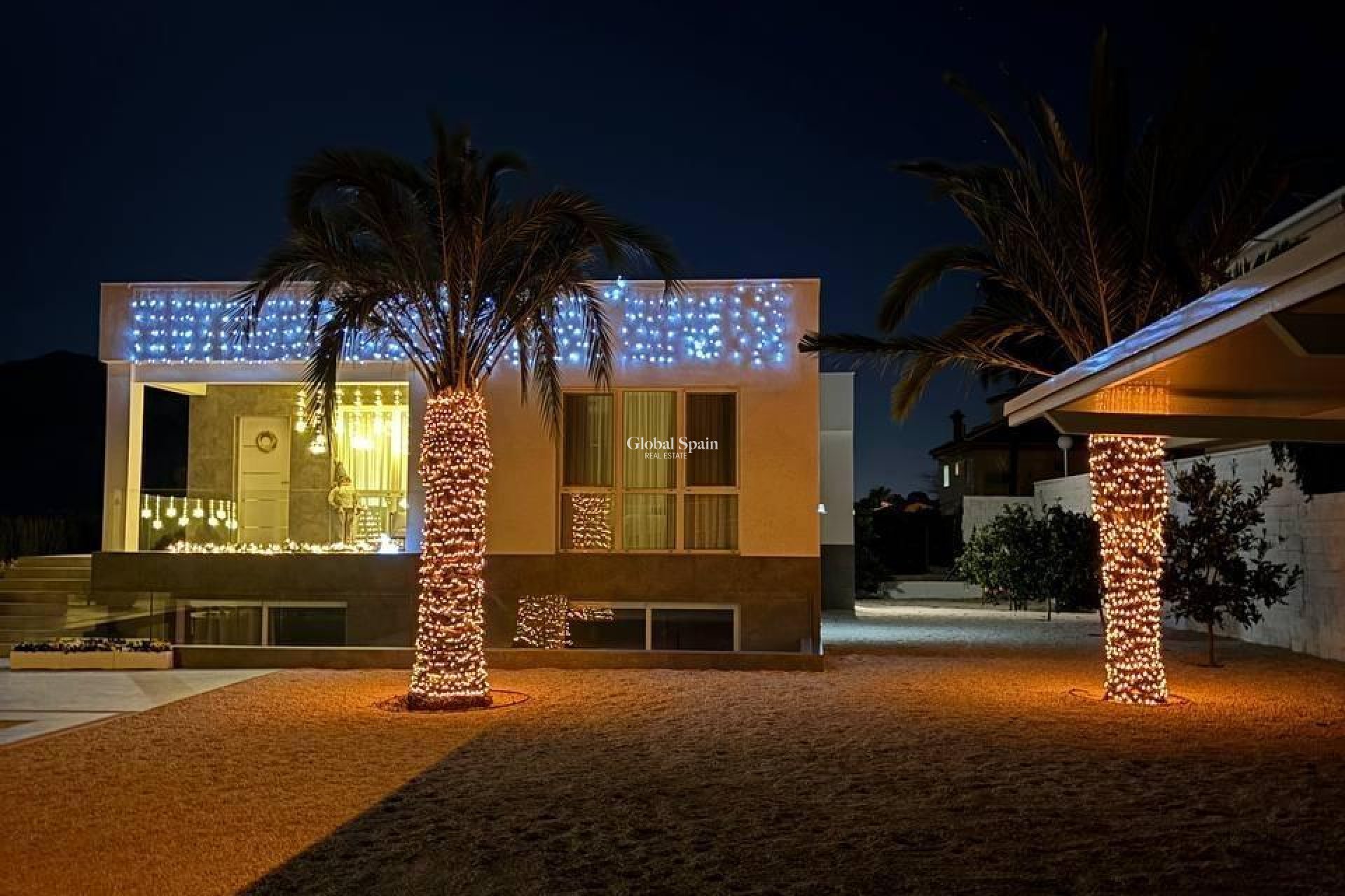 Wederverkoop - VILLA -
ORIHUELA - Urb. Montepinar