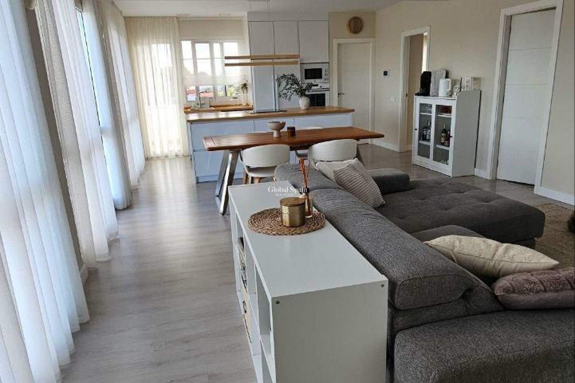 Wederverkoop - VILLA -
ORIHUELA - Urb. Montepinar