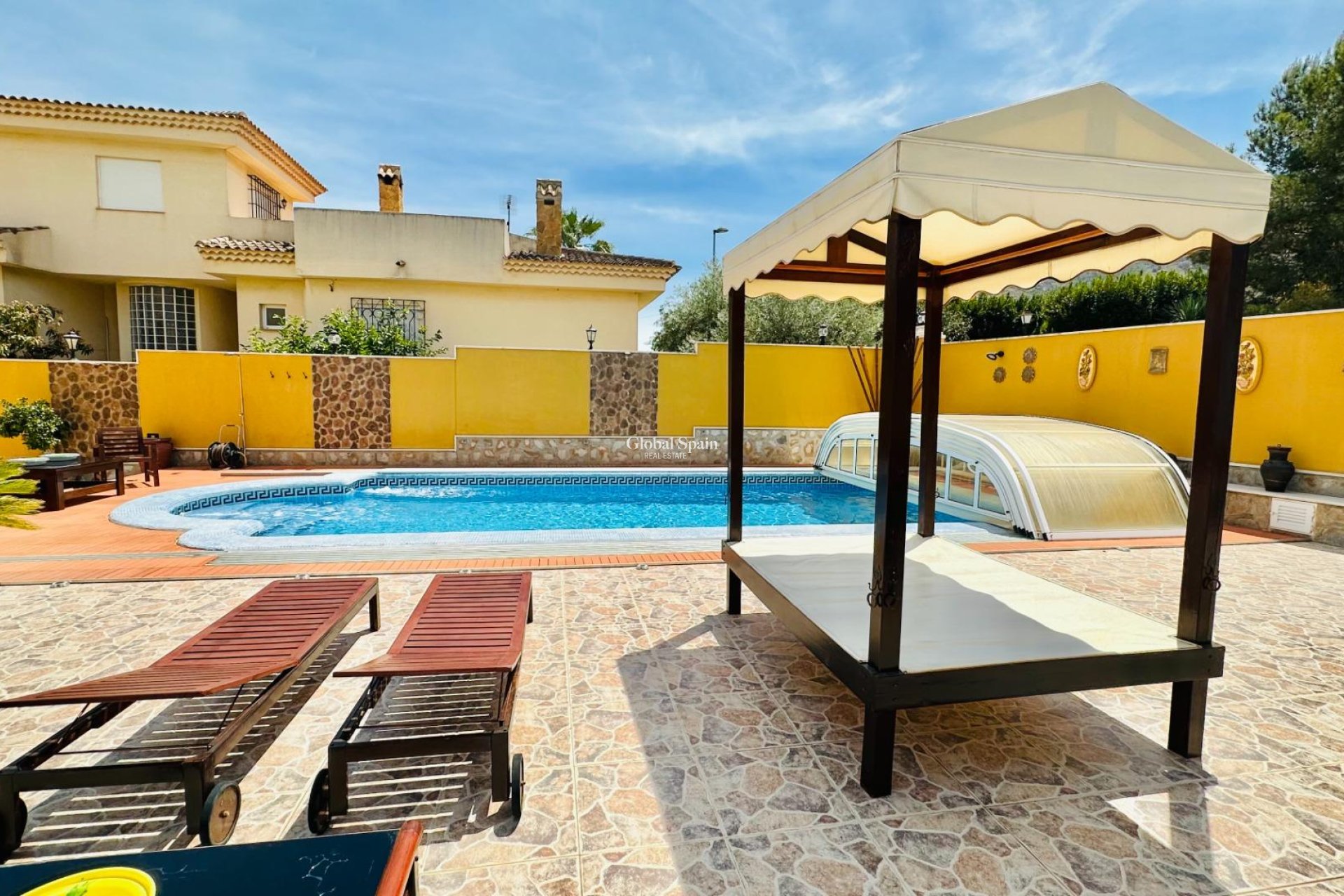 Wederverkoop - VILLA -
ORIHUELA - Urb. Montepinar