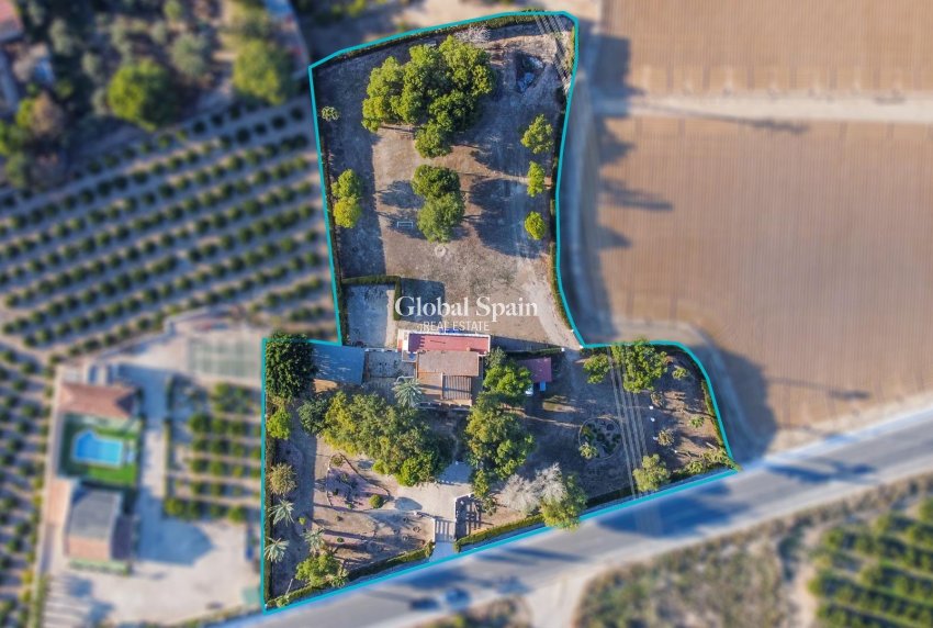 Wederverkoop - VILLA -
ORIHUELA