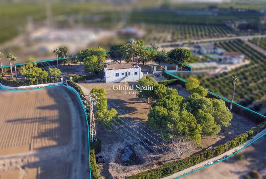 Wederverkoop - VILLA -
ORIHUELA