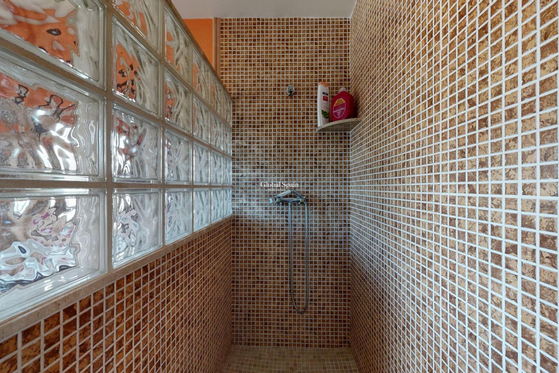 Wederverkoop - VILLA -
ORIHUELA