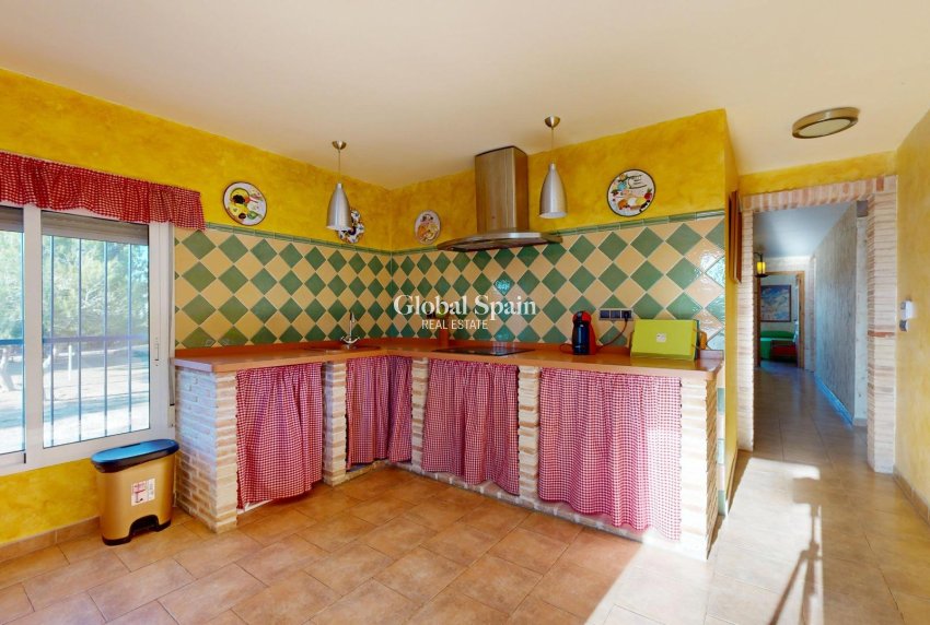 Wederverkoop - VILLA -
ORIHUELA