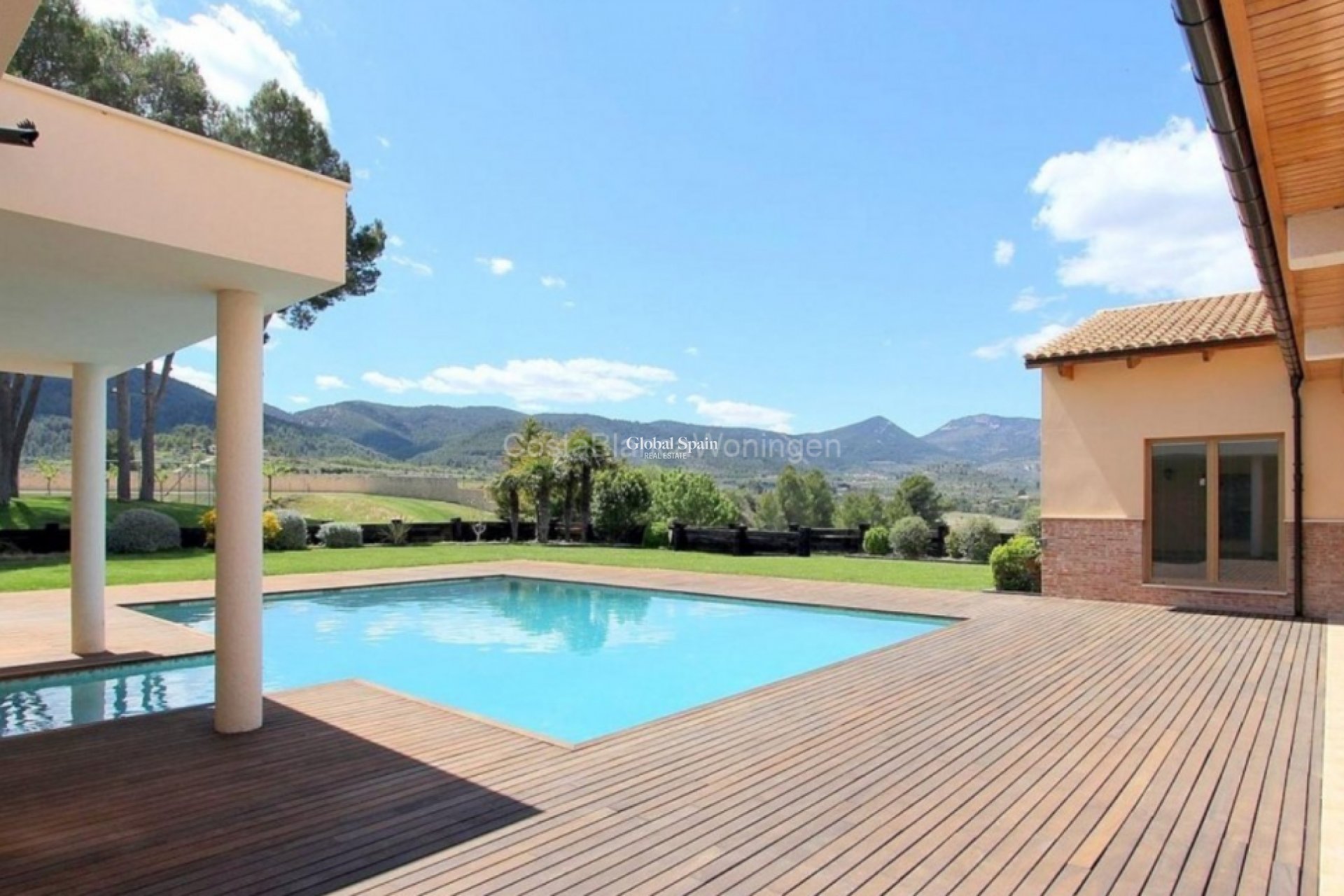 Wederverkoop - VILLA -
PENÀGUILA - Inland