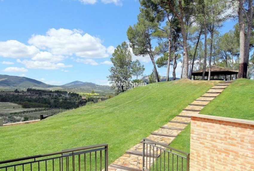 Wederverkoop - VILLA -
PENÀGUILA - Inland