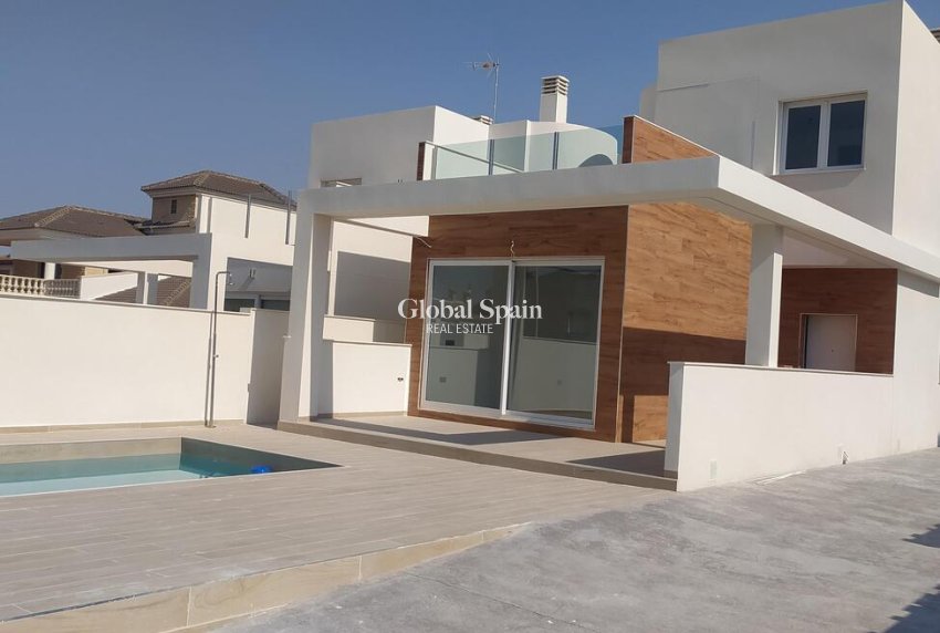 Wederverkoop - Villa Penthouse -
TORREVIEJA - Aguas Nuevas
