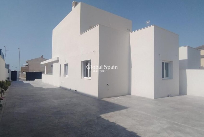 Wederverkoop - Villa Penthouse -
TORREVIEJA - Aguas Nuevas