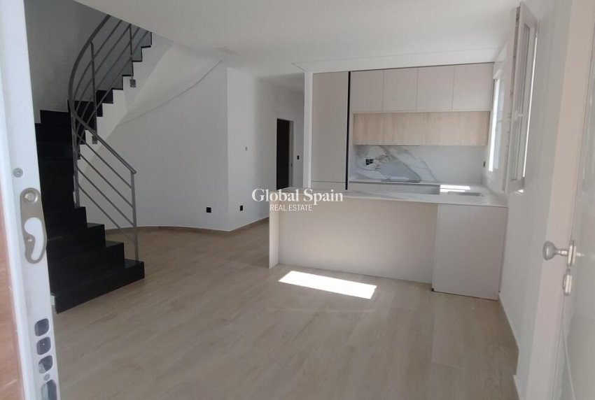 Wederverkoop - Villa Penthouse -
TORREVIEJA - Aguas Nuevas