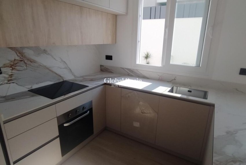 Wederverkoop - Villa Penthouse -
TORREVIEJA - Aguas Nuevas