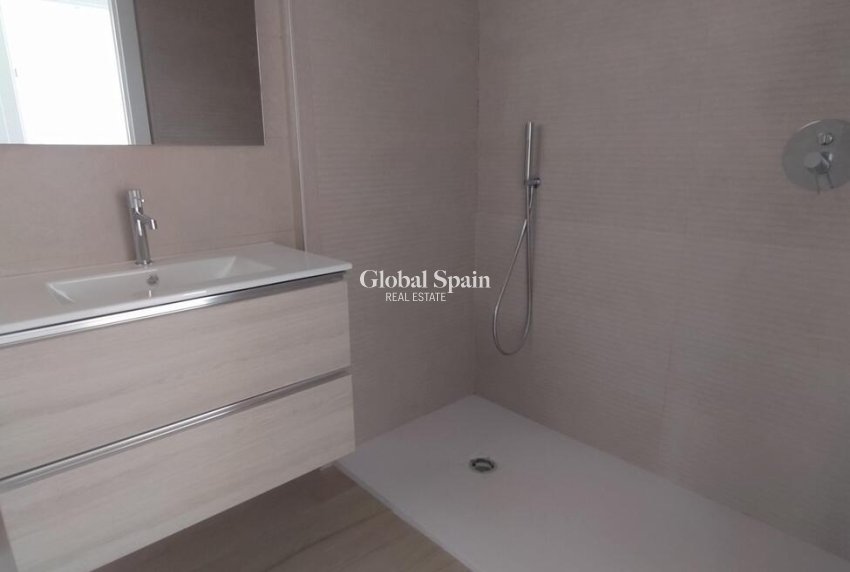 Wederverkoop - Villa Penthouse -
TORREVIEJA - Aguas Nuevas