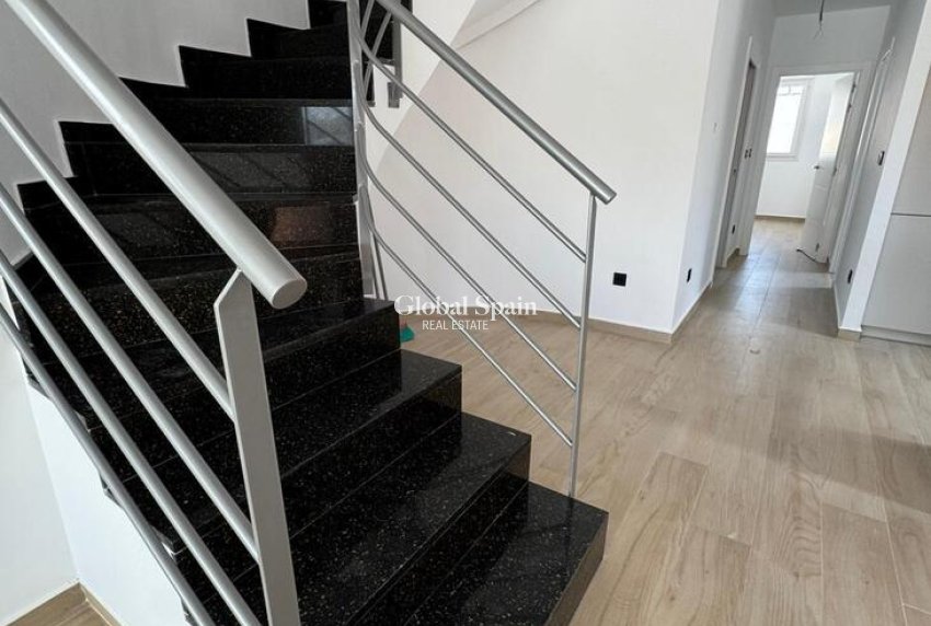 Wederverkoop - Villa Penthouse -
TORREVIEJA - Aguas Nuevas