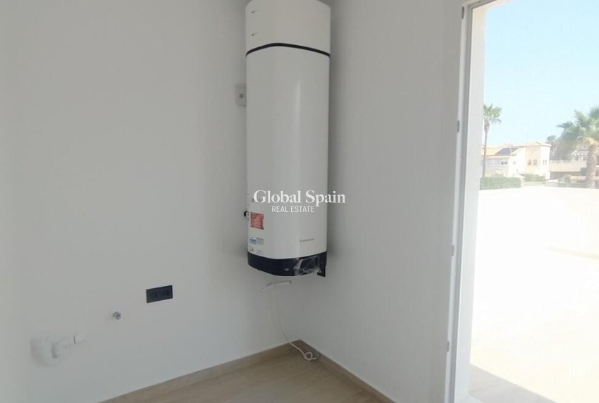 Wederverkoop - Villa Penthouse -
TORREVIEJA - Aguas Nuevas