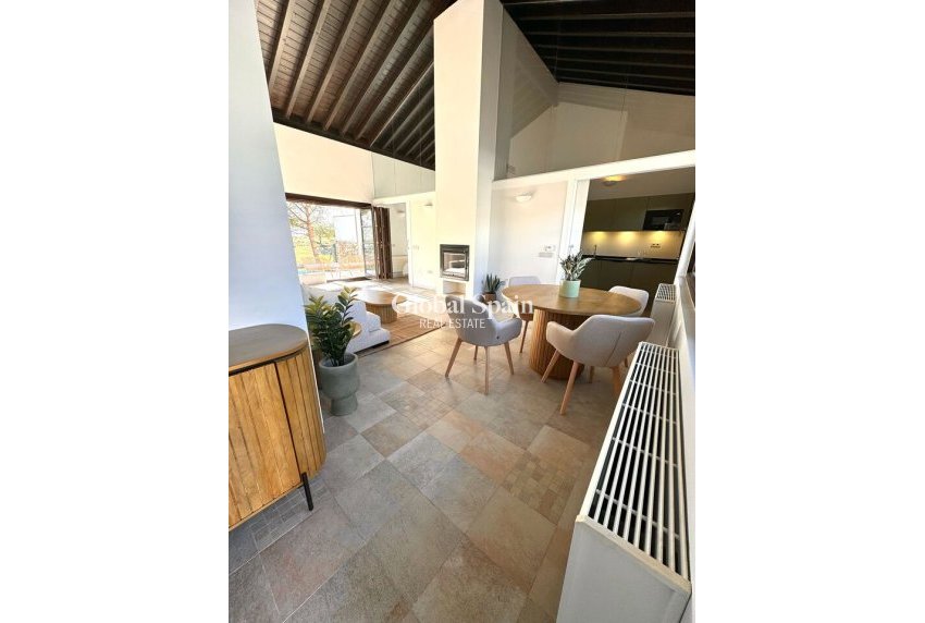 Wederverkoop - VILLA -
PERALEJA GOLF - Inland