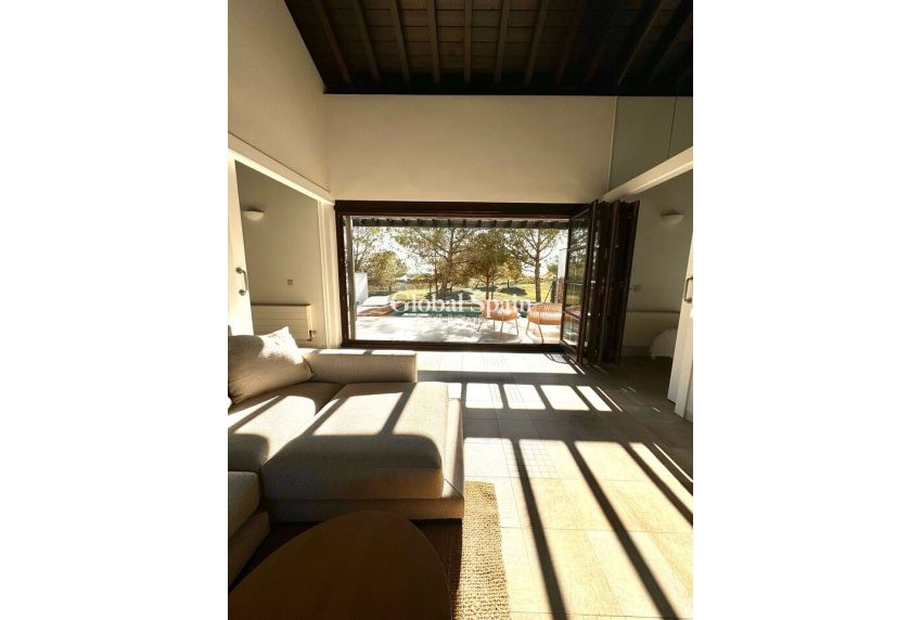 Wederverkoop - VILLA -
PERALEJA GOLF - Inland