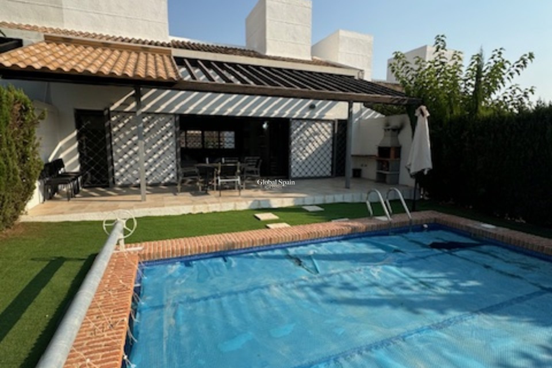 Wederverkoop - VILLA -
PERALEJA GOLF - Inland