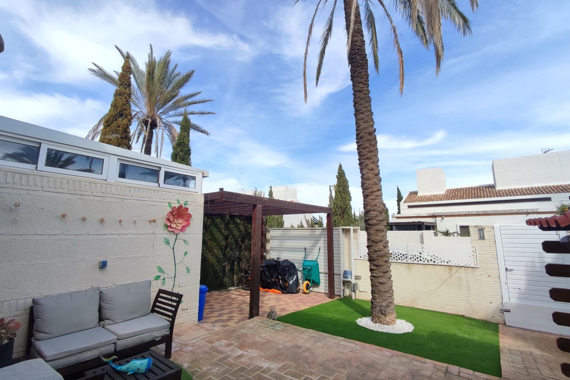 Wederverkoop - VILLA -
PERALEJA GOLF - Inland