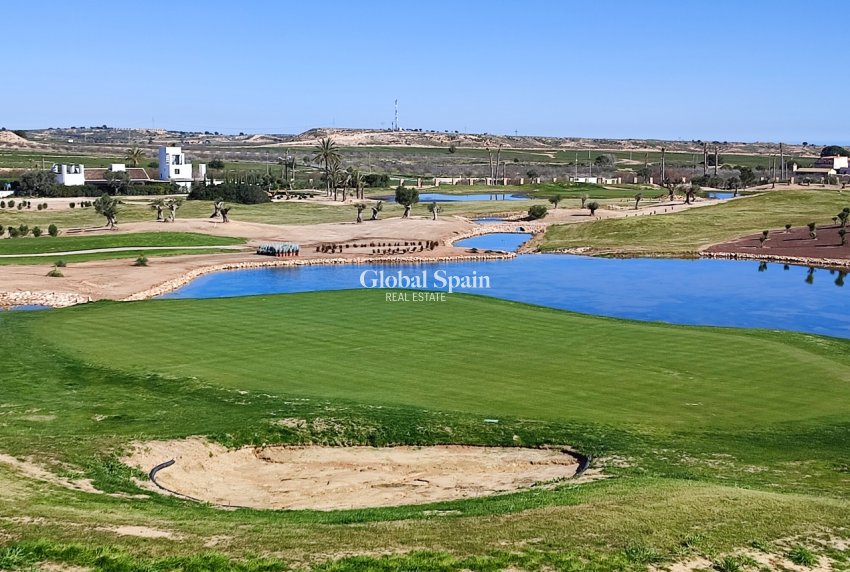 Wederverkoop - VILLA -
PERALEJA GOLF - Inland