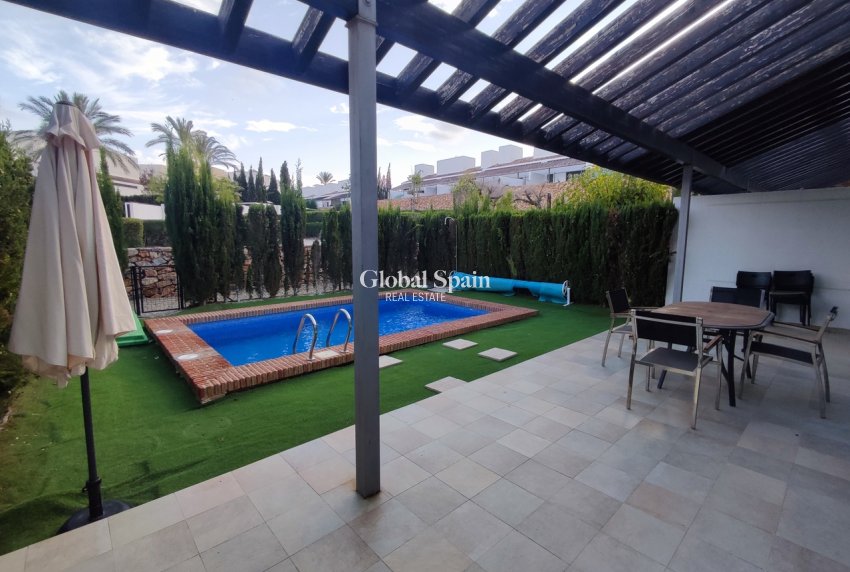 Wederverkoop - VILLA -
PERALEJA GOLF - Inland