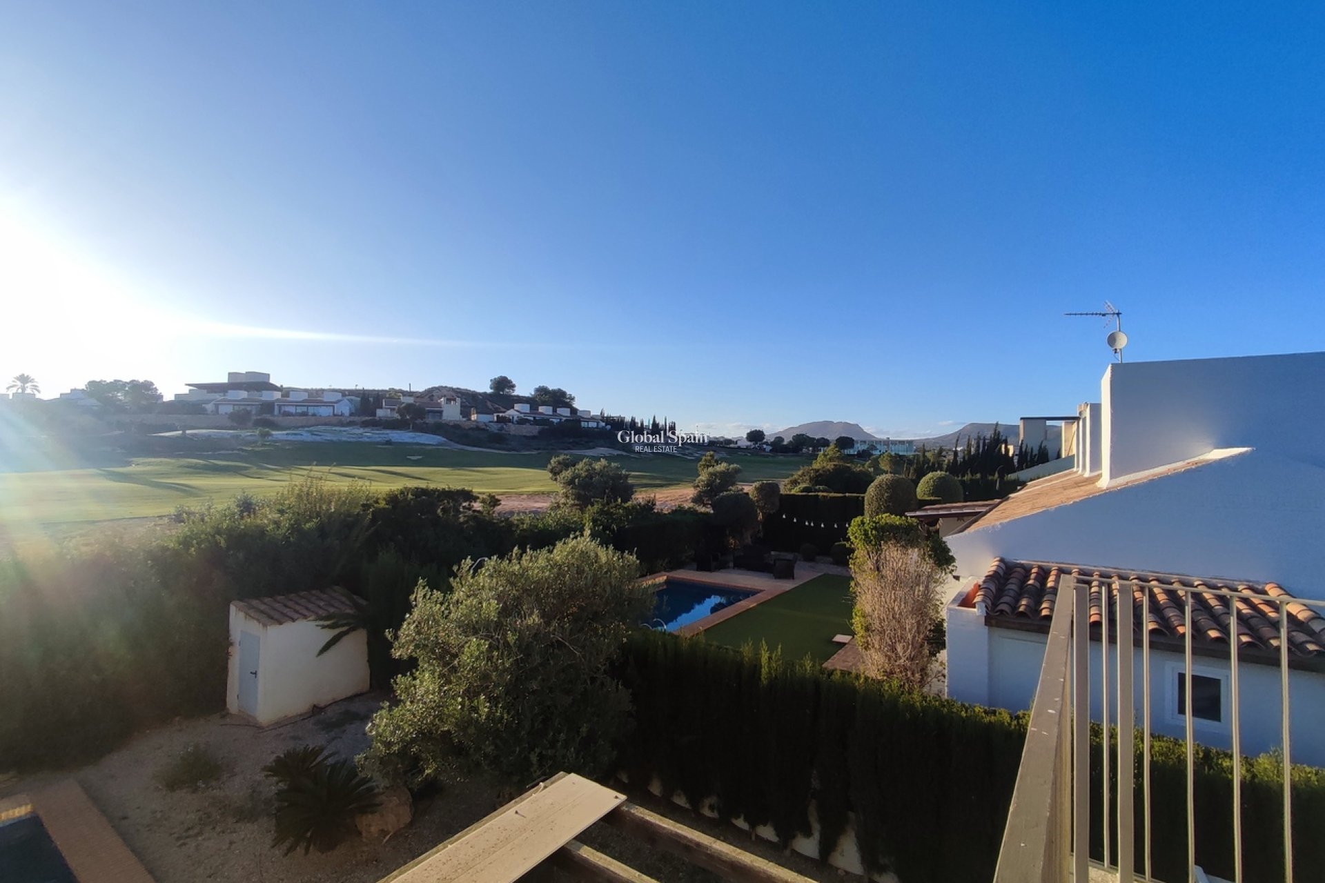 Wederverkoop - VILLA -
PERALEJA GOLF - Inland