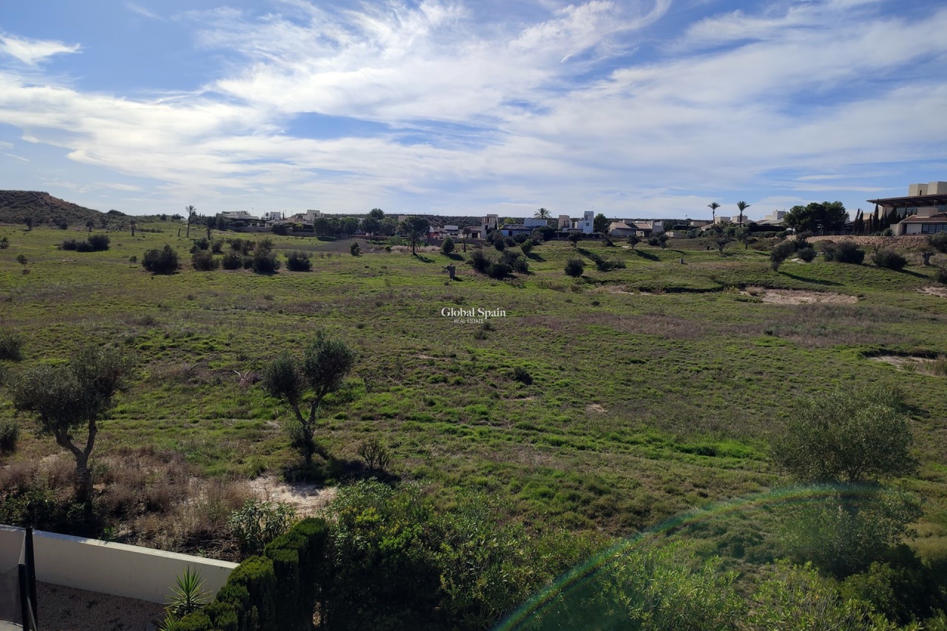 Wederverkoop - VILLA -
PERALEJA GOLF - Inland