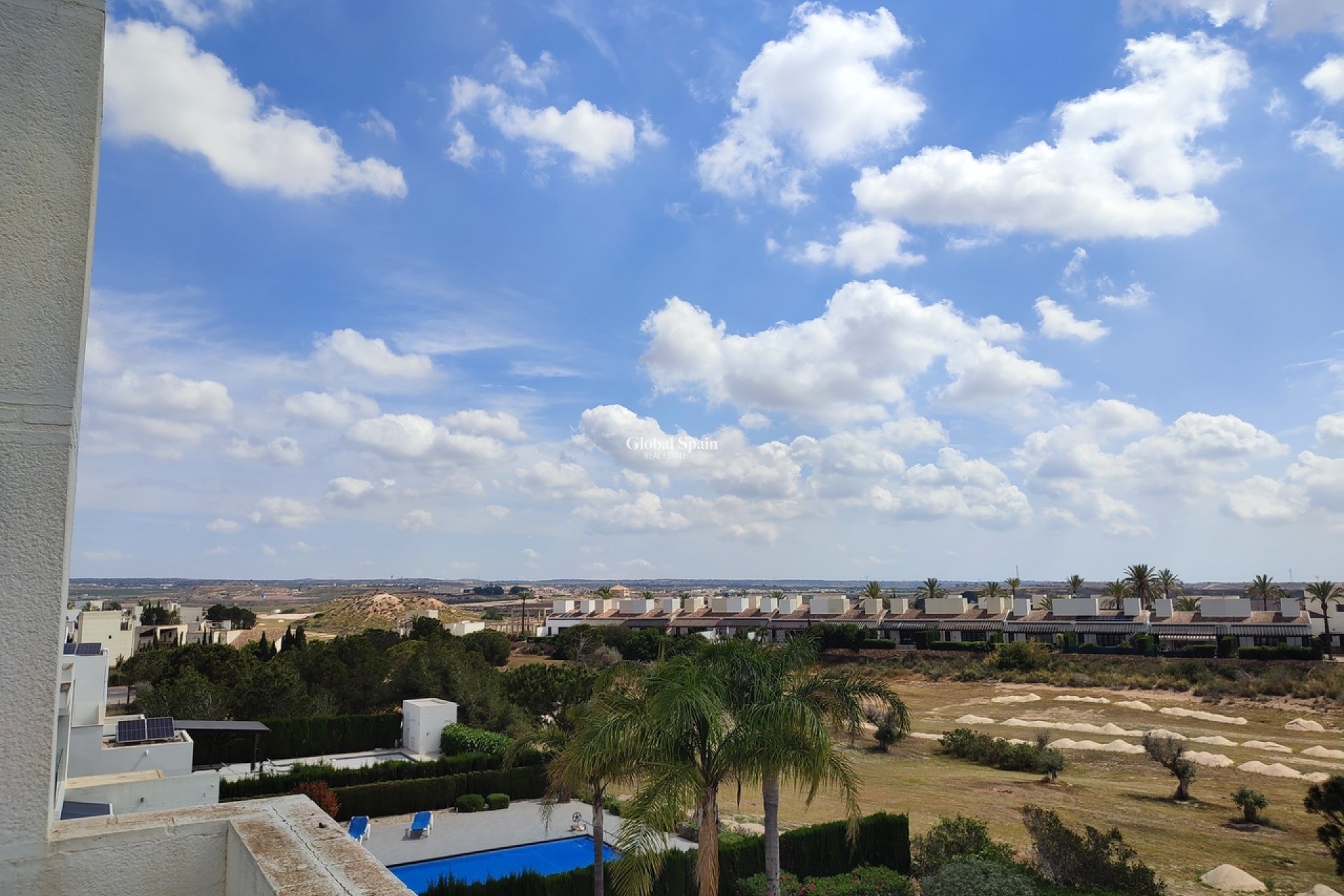 Wederverkoop - VILLA -
PERALEJA GOLF - Inland