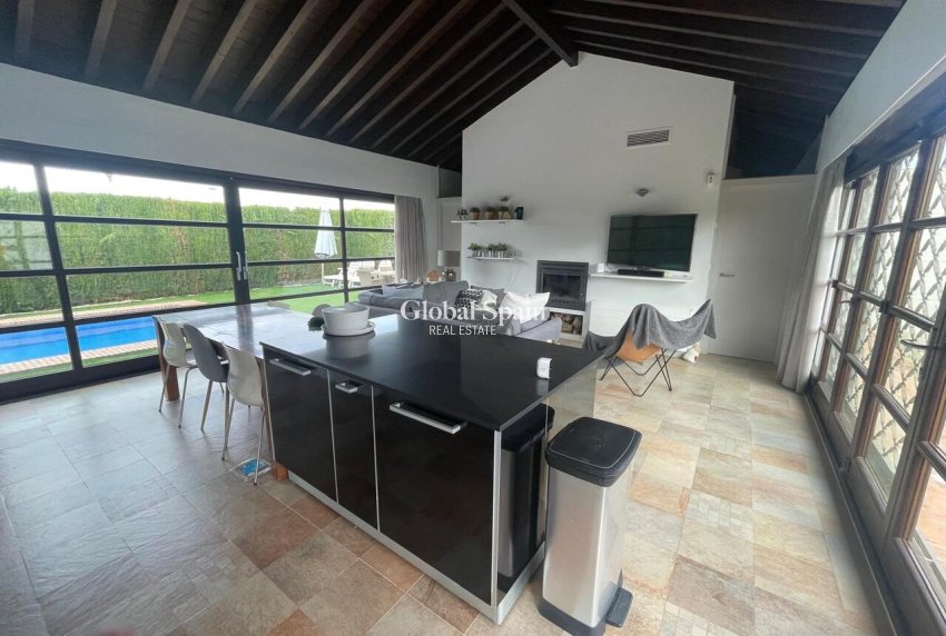 Wederverkoop - VILLA -
PERALEJA GOLF - Inland