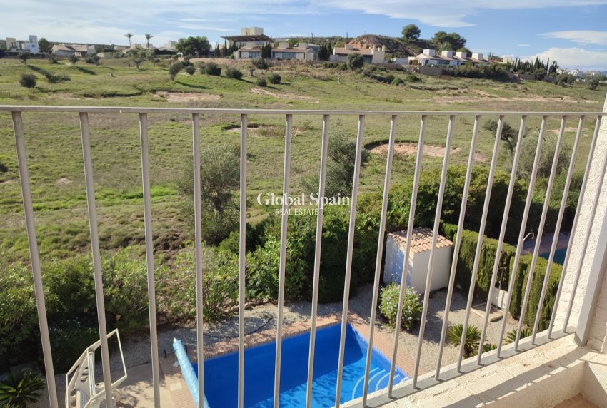 Wederverkoop - VILLA -
PERALEJA GOLF - Inland