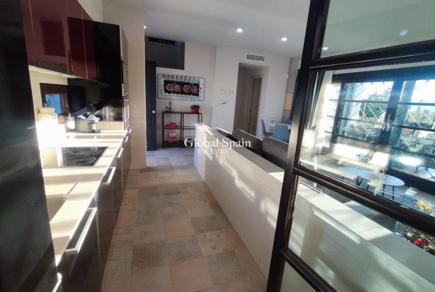Wederverkoop - VILLA -
PERALEJA GOLF - Inland