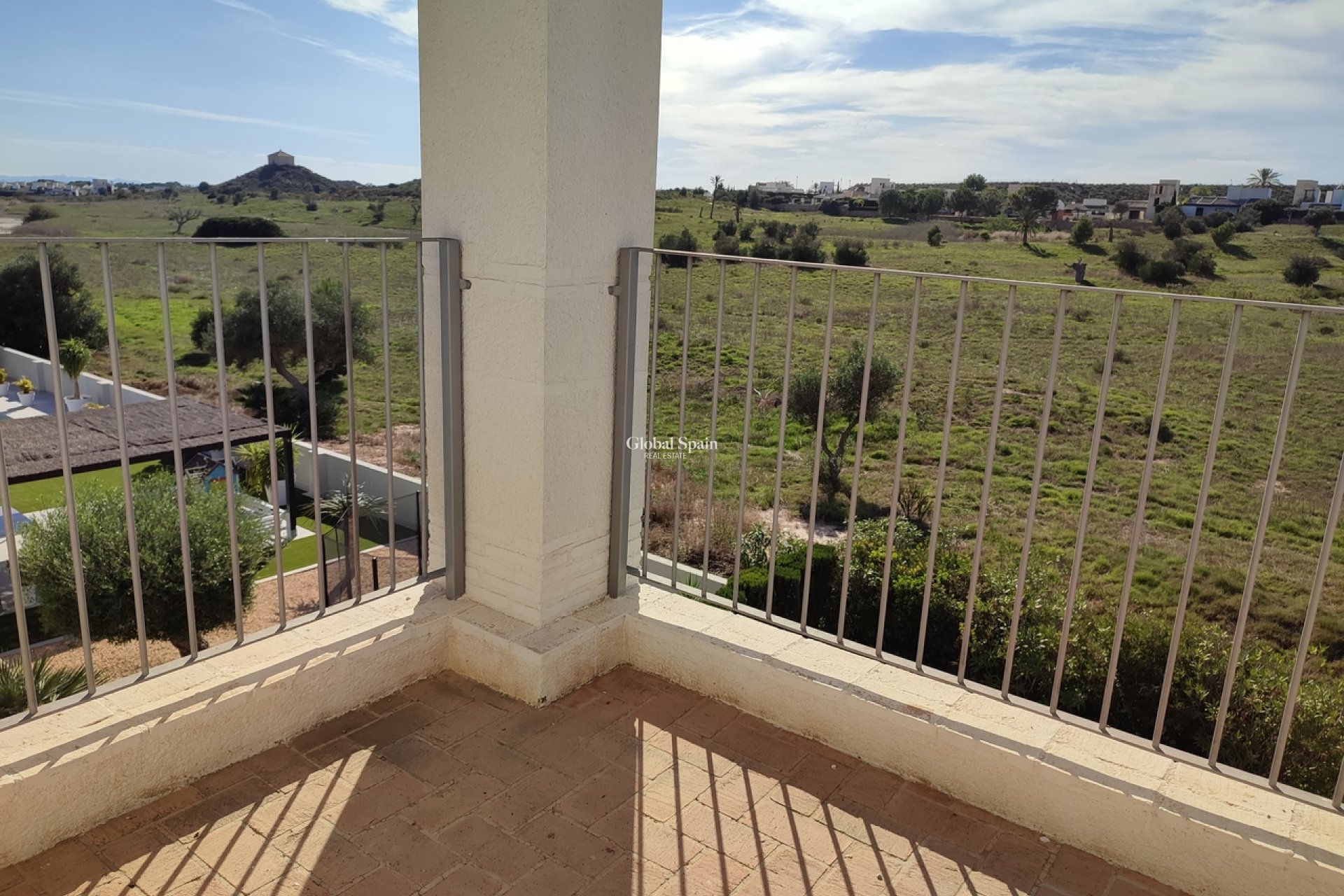 Wederverkoop - VILLA -
PERALEJA GOLF - Inland