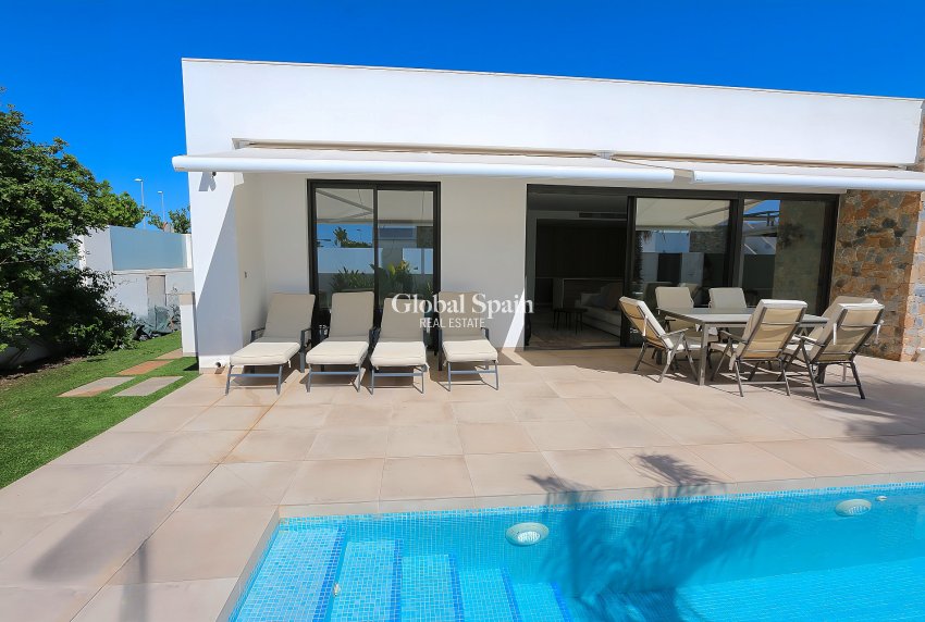 Wederverkoop - VILLA -
PILAR DE LA HORADADA - Costa Blanca