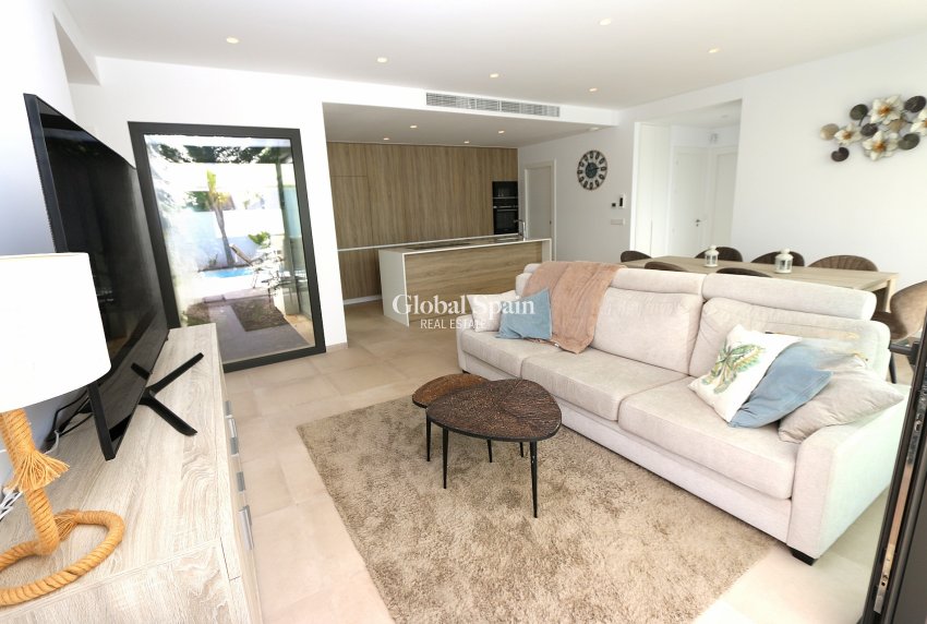 Wederverkoop - VILLA -
PILAR DE LA HORADADA - Costa Blanca