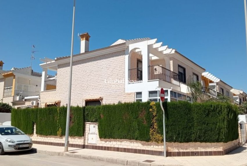 Wederverkoop - VILLA -
PILAR DE LA HORADADA - Costa Blanca