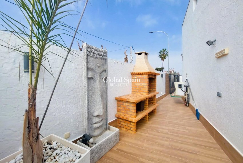 Wederverkoop - VILLA -
PILAR DE LA HORADADA - Costa Blanca