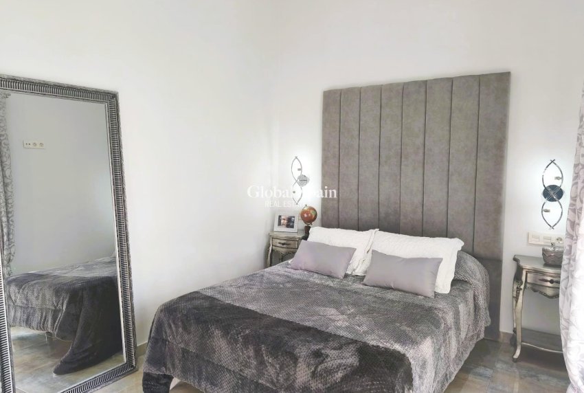 Wederverkoop - VILLA -
PILAR DE LA HORADADA - Costa Blanca