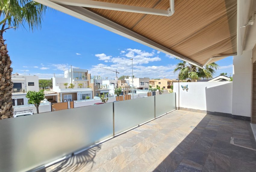 Wederverkoop - VILLA -
PILAR DE LA HORADADA - Costa Blanca