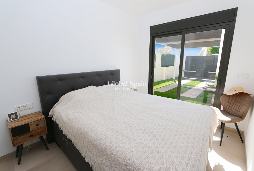 Wederverkoop - VILLA -
PILAR DE LA HORADADA - Costa Blanca