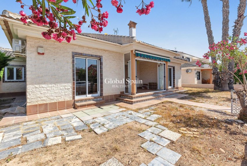 Wederverkoop - Villa -
PILAR DE LA HORADADA - La Torre de la Horadada