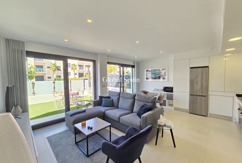 Wederverkoop - Villa -
PILAR DE LA HORADADA - Lo Romero Golf