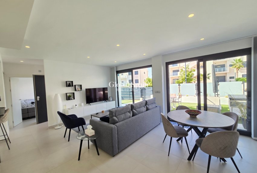 Wederverkoop - Villa -
PILAR DE LA HORADADA - Lo Romero Golf