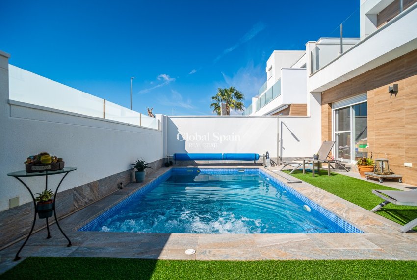 Wederverkoop - VILLA -
PILAR DE LA HORADADA - PÌLAR DE LA HORADADA