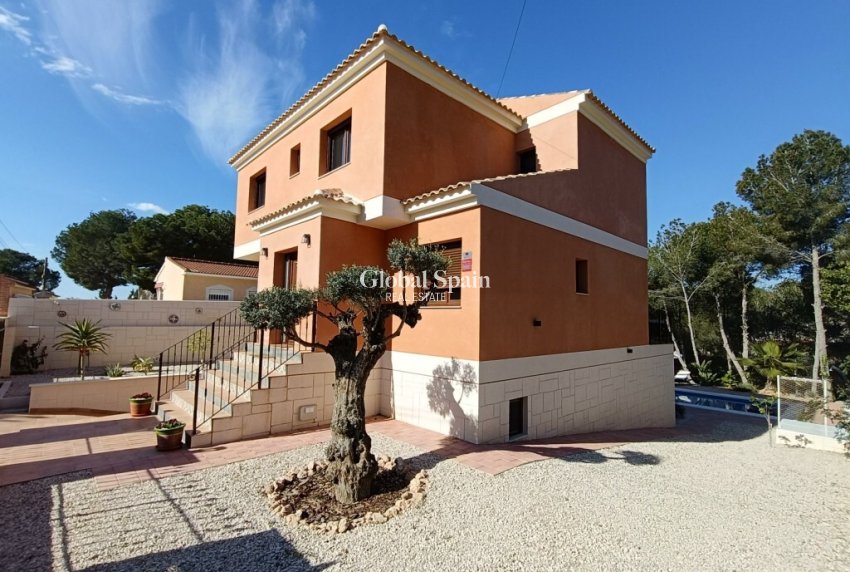Wederverkoop - VILLA -
PILAR DE LA HORADADA - Pinar de Campoverde
