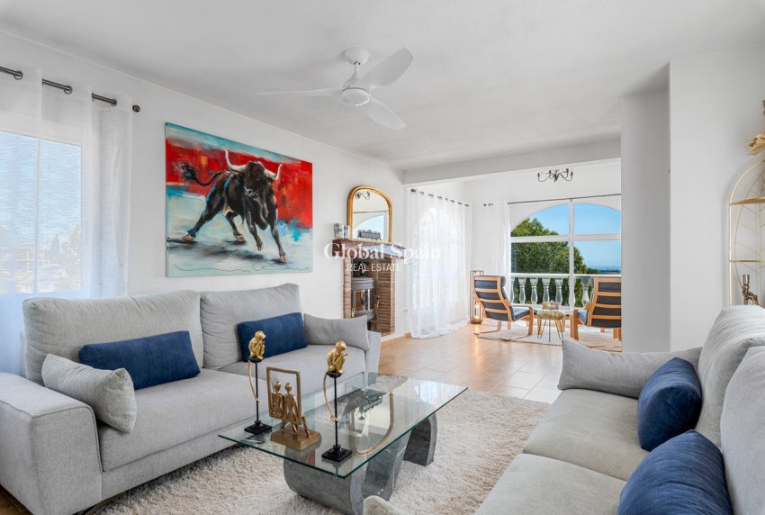 Wederverkoop - VILLA -
PINAR DE CAMPOVERDE - Costa Blanca