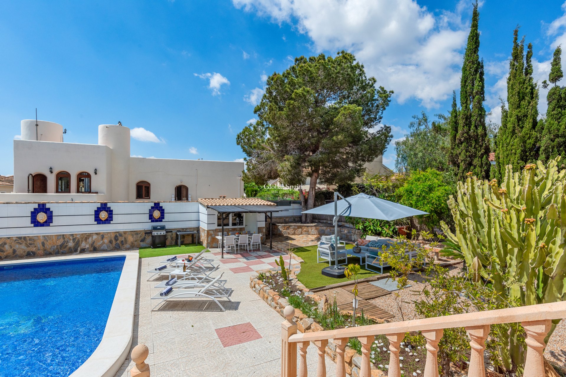 Wederverkoop - VILLA -
PINAR DE CAMPOVERDE - Costa Blanca
