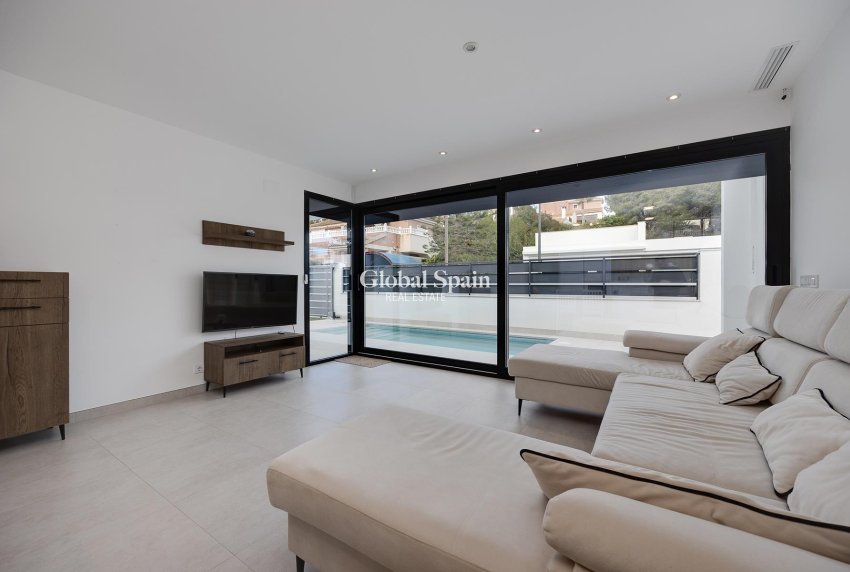 Wederverkoop - VILLA -
PINAR DE CAMPOVERDE - Inland