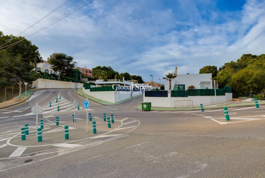 Wederverkoop - VILLA -
PINAR DE CAMPOVERDE - Inland