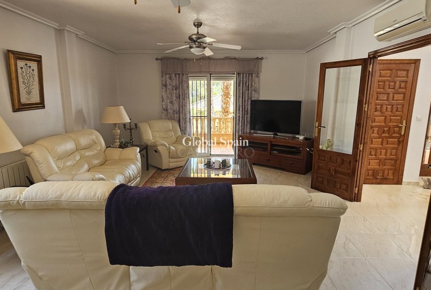 Wederverkoop - VILLA -
PINAR DE CAMPOVERDE - Inland